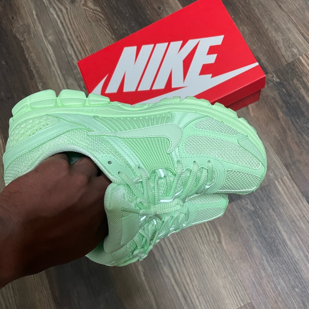 Nike Vomero - Picture 5 of 10